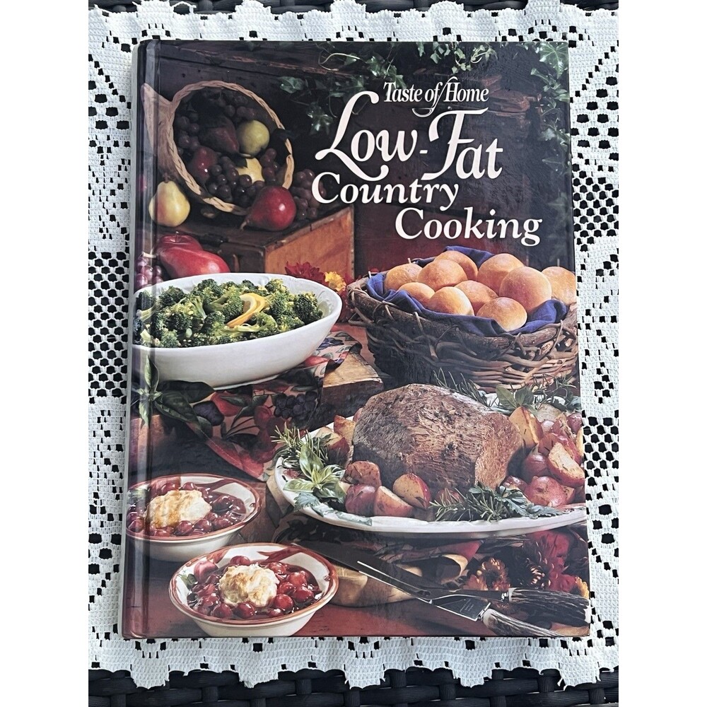 Low-Fat Country Cooking by Taste of Home Editorial Staff (1997, Hardcover)